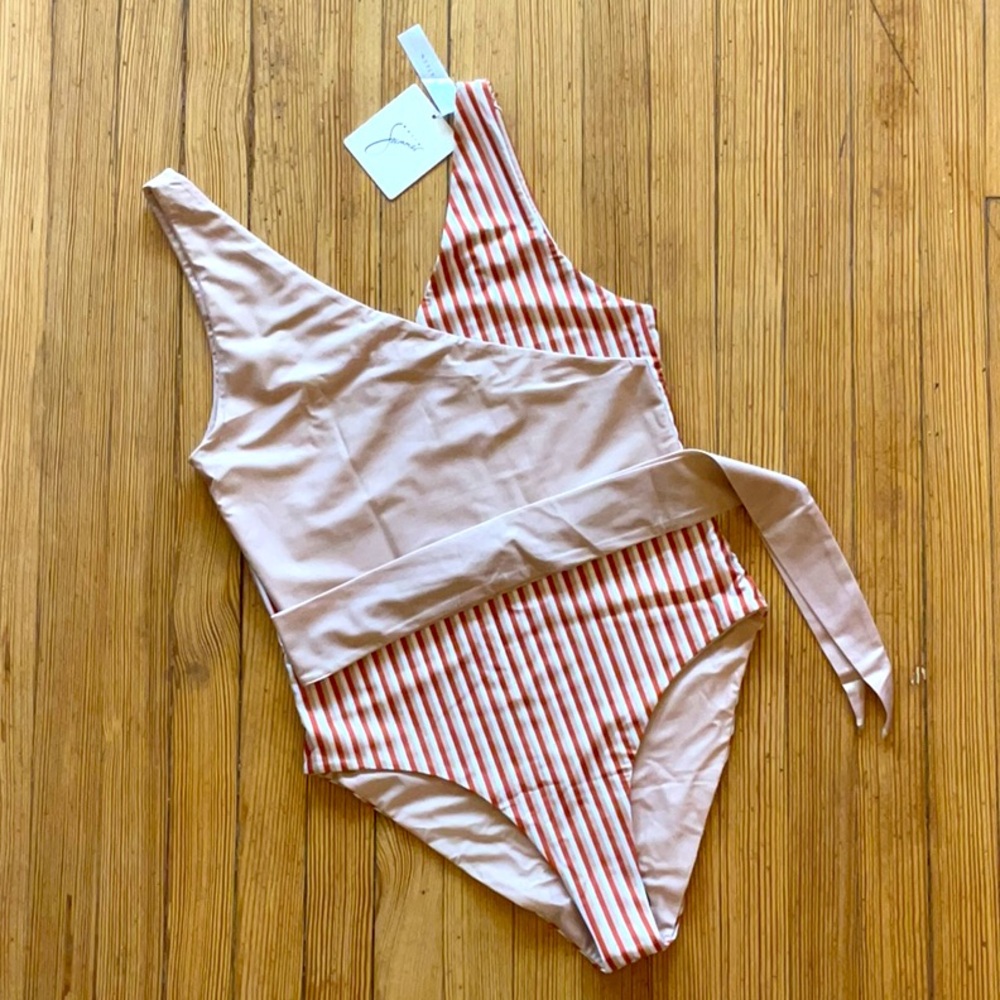 Baiia Reversible Wrapsuit